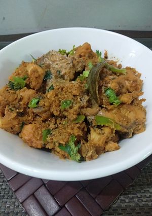 A picture of Butter Chicken Tikka Karahi.