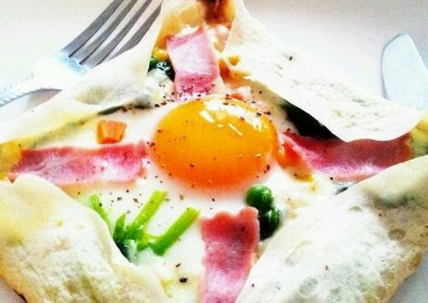 Easy scrambled egg galette with pancake mix
