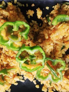 चाइनीस पोहा (Chinese poha recipe in Hindi) रेसिपी मुख्य फोटो