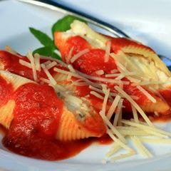 A picture of Cheese Manicotti.