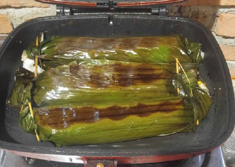 Lemper ketan isi baso telur