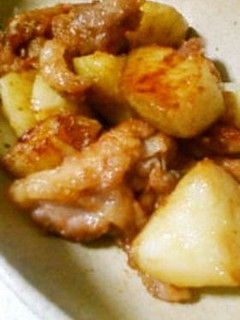 A picture of New Potatoes and Pork Stir Fry with Butter and Soy Sauce.