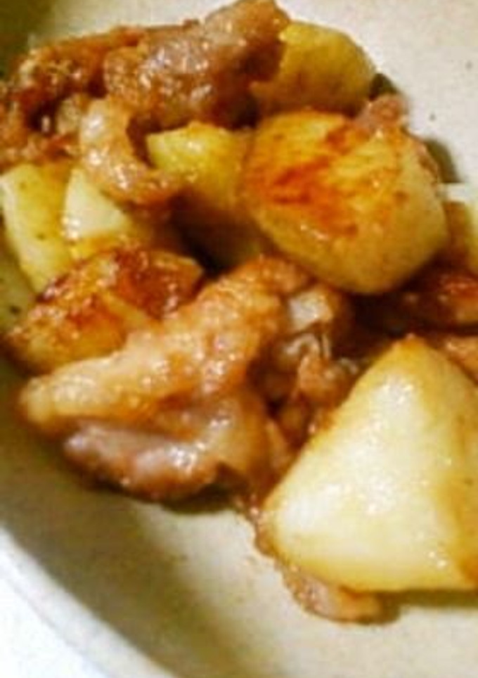 A picture of New Potatoes and Pork Stir Fry with Butter and Soy Sauce.