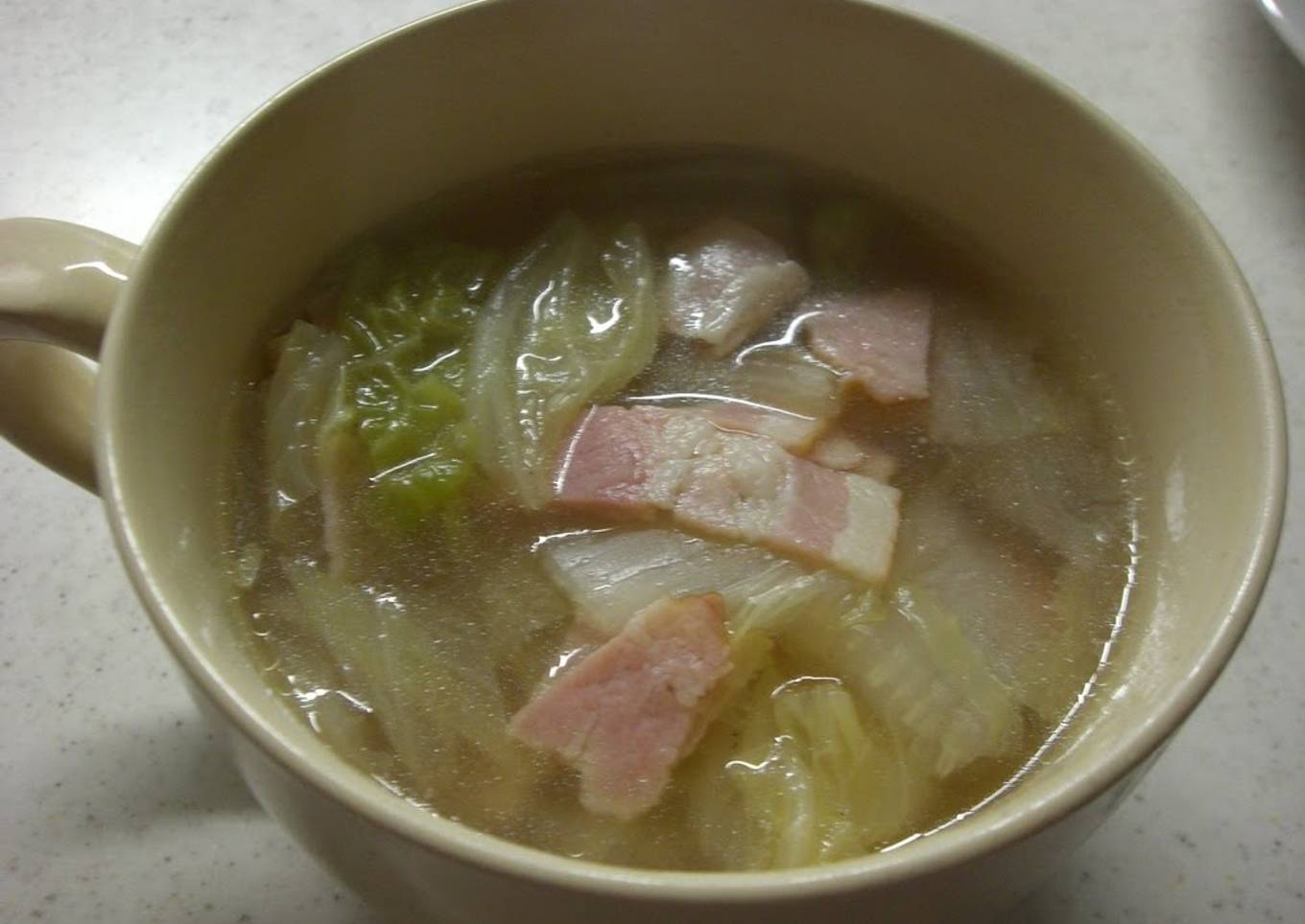 Super Simple Chinese Cabbage and Ginger Soup