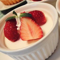 A picture of Creamy Rich No-Bake Cheesecake.