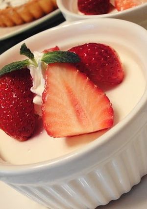 A picture of Creamy Rich No-Bake Cheesecake.