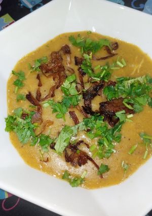 A picture of Omani Haleem.