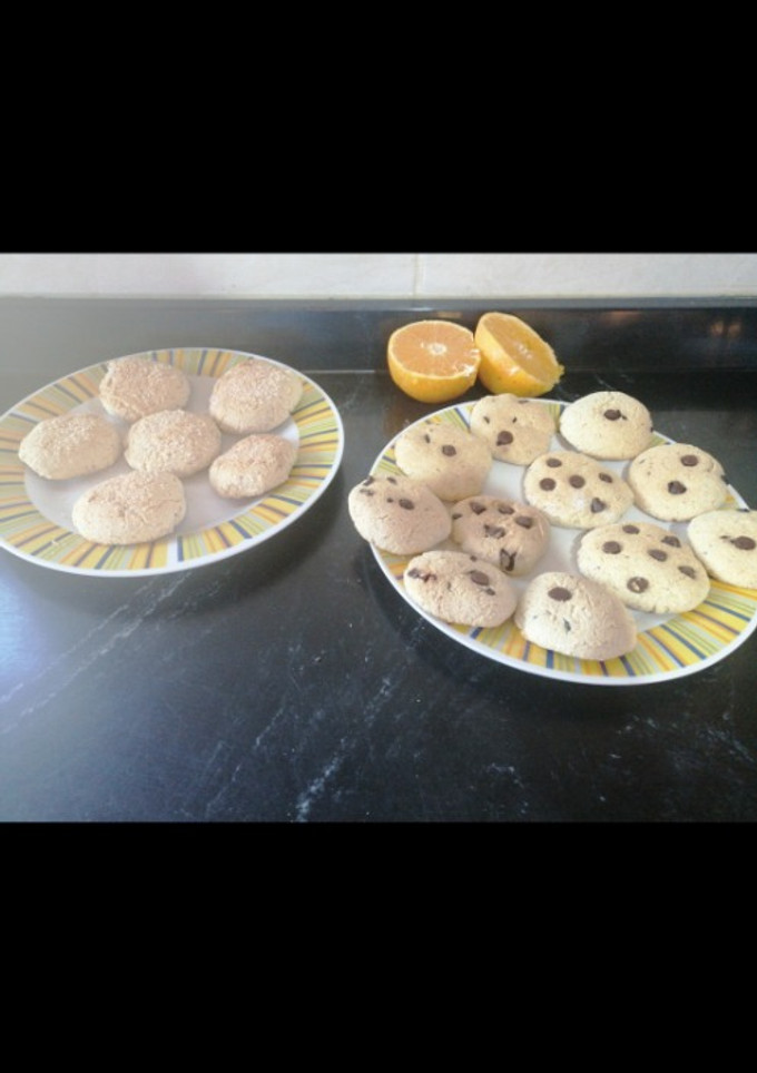 Una foto de Cookies de coco, naranja y maicena sin azúcar apta bebes