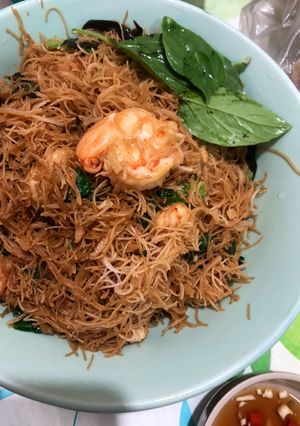 รูปของ ผัดเส้นหมี่โหระพากุ้ง
