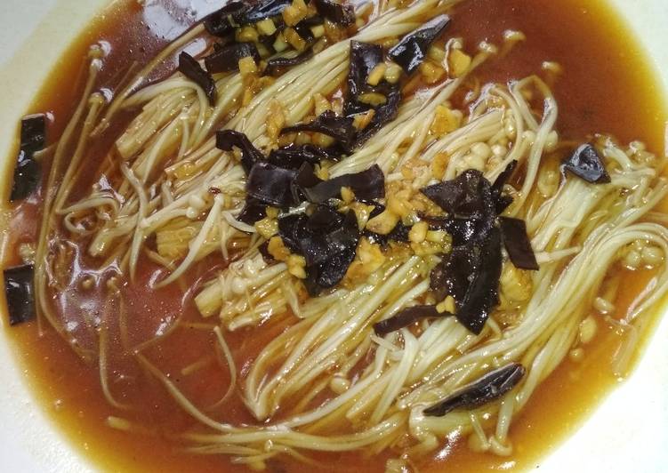 Langkah Mudah untuk Membuat Jamur enoki + jamur kuping saus tiram, Lezat