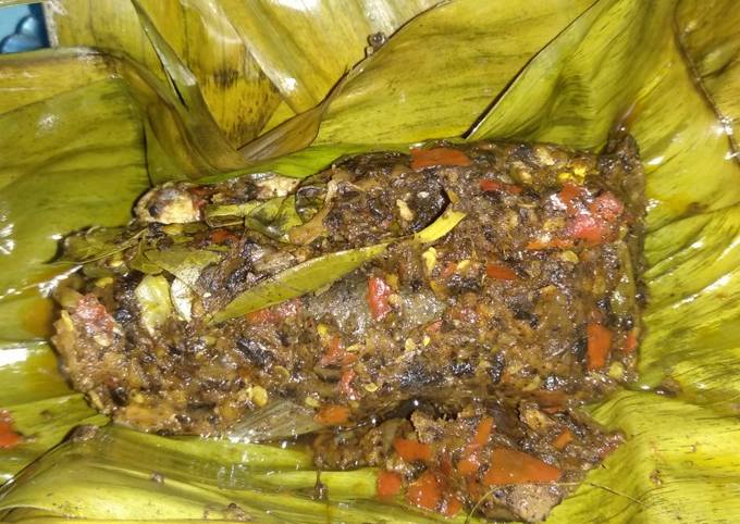  Resep Pepes ikan gabus bumbu kluwek oleh Ika Cookpad