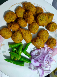 A picture of Dal vada made of green mung dal (without soda/eno).
