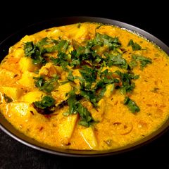 A picture of Dahi Vale Aloo.
