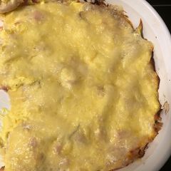 A picture of Chicken cordon bleu casserole.