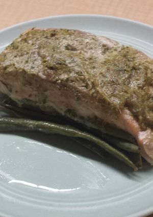 A picture of Tomato Pesto Salmon.