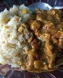 Arroz blanco con elotitos y curry con pollo