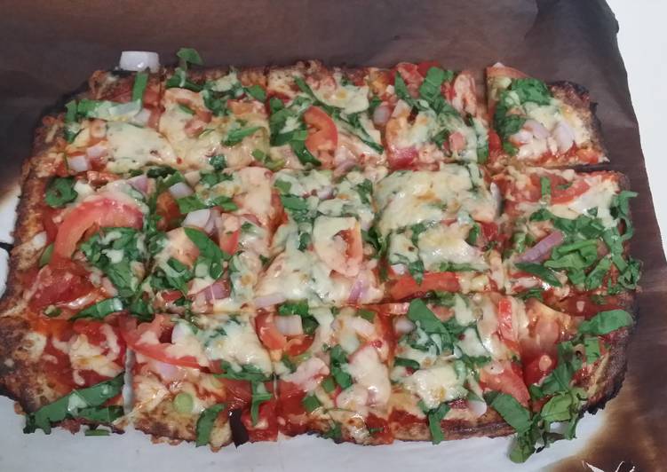 Cauliflower veggie pizza