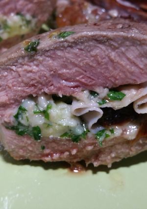 A picture of Stuffed beef tenderloin.