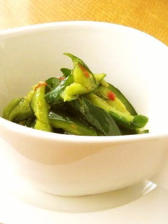 A picture of Crushed Cucumber in Chinese-Style Marinade.