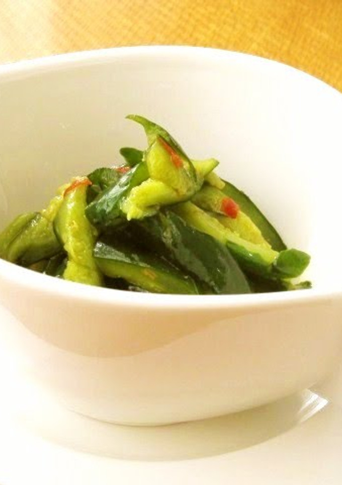 A picture of Crushed Cucumber in Chinese-Style Marinade.