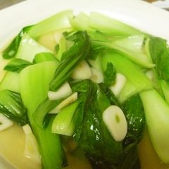 A picture of Stir-fried Bok Choy with Salt and Garlic.