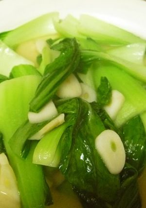 A picture of Stir-fried Bok Choy with Salt and Garlic.
