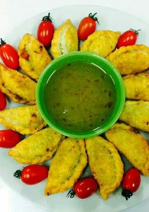 A picture of Kanya's Curry Puff.