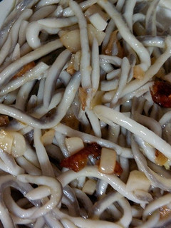 Una foto de Gulas al ajillo