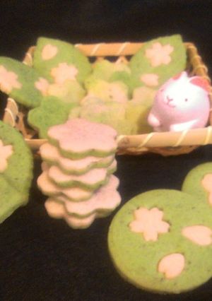 A picture of Sakura and Matcha Cookies.