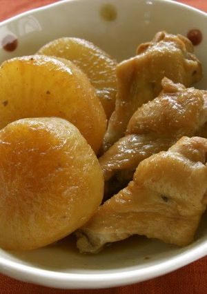 A picture of Stewed Daikon and Chicken Drums (in Sukiyaki Sauce).