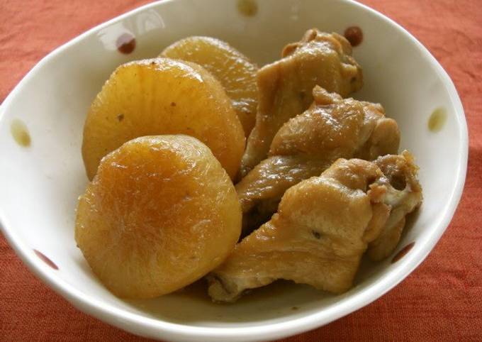 Stewed Daikon and Chicken Drums (in Sukiyaki Sauce)