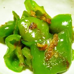 A picture of Sweet and Salty Green Pepper Stir-Fry with Bonito Flakes.