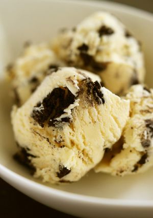 A picture of Authentic Oreo Cookies & Cream Ice Cream.
