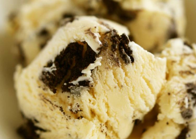 Authentic Oreo Cookies & Cream Ice Cream