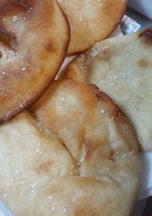 A picture of Fried Salted Naan.
