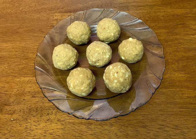 Wheat flour ladoo (Atta ladoo)