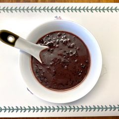 A picture of Black Glutinuous Rice Sweet Soup with Coconut Milk 椰汁紫米露.