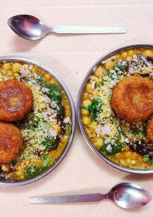 A picture of Ragda Aloo Tikki Chaat.
