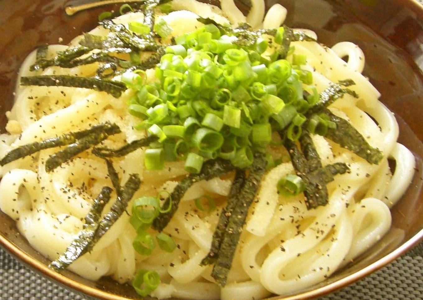 Easy Udon Noodles with Butter and Soy sauce