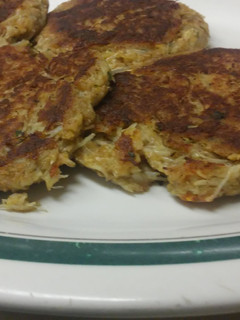 A picture of Evan's Crab Cakes.