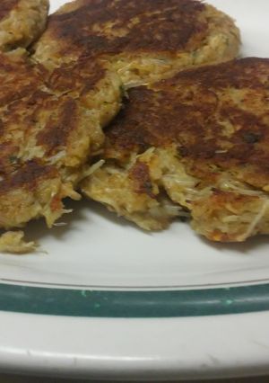 A picture of Evan's Crab Cakes.