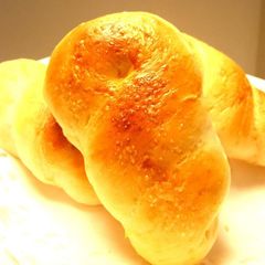 A picture of Subtly Sweet Simple Time-Saver Milk Sugar Bread.
