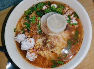 รูปของ ก๋วยเตี๋ยวเกี๊ยวหมูต้มยำ (ฉบับเร่งด่วน)