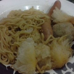 A picture of Fried Noodles with Yin Er and Anchovy.
