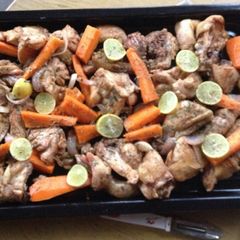 A picture of Bake chicken with lemon.
