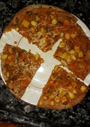 A picture of Chappati pizza.