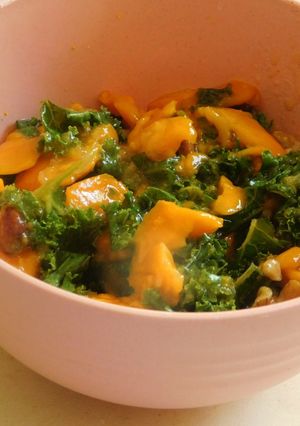 A picture of Kale Mango salad.