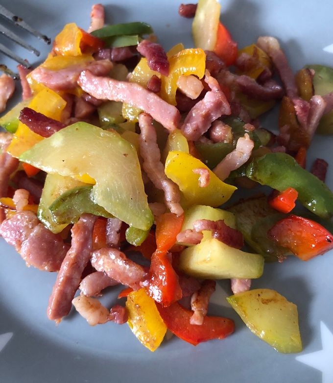 Une photo de Poêlé légumes lardons