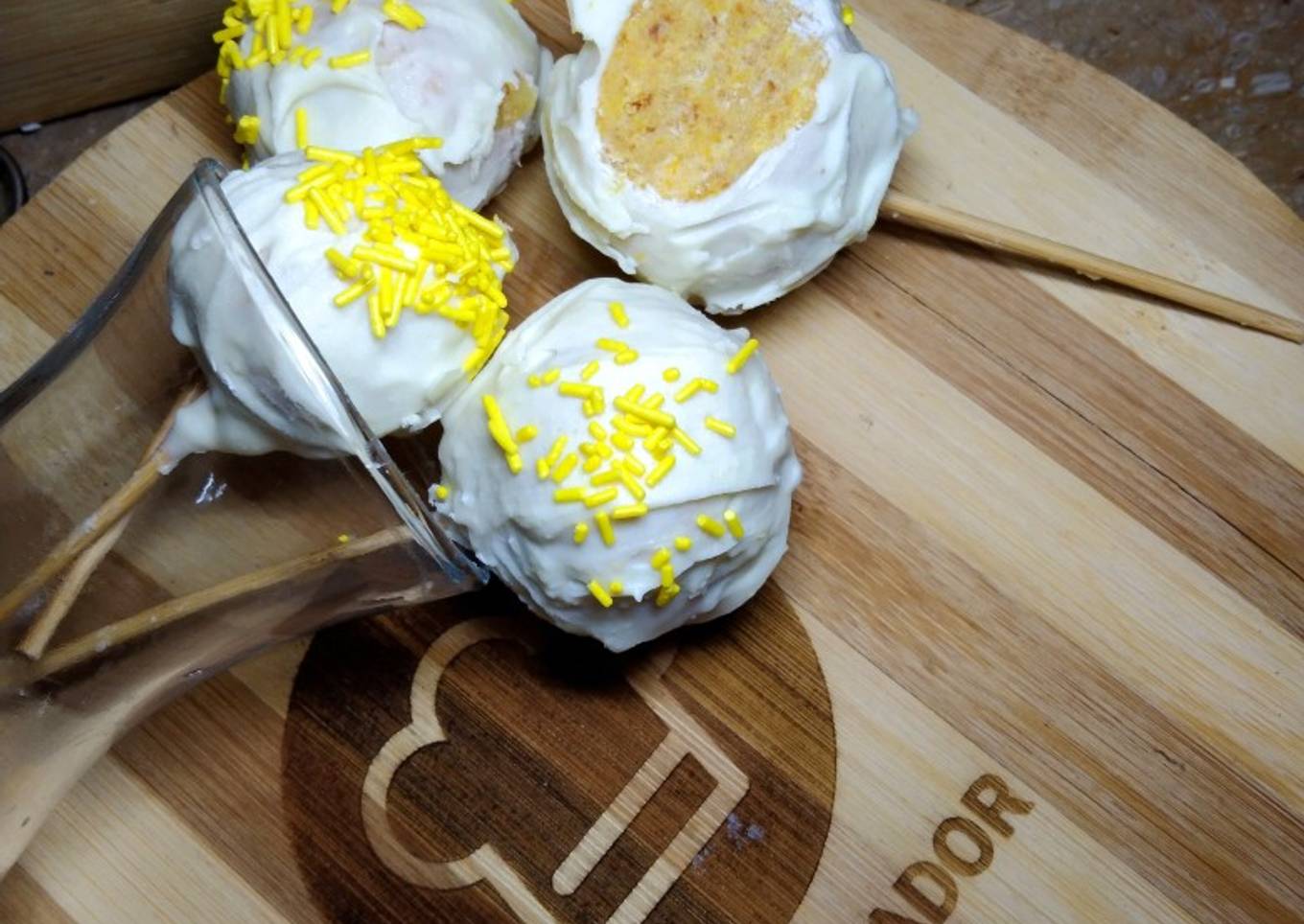 Mango Cake Pops