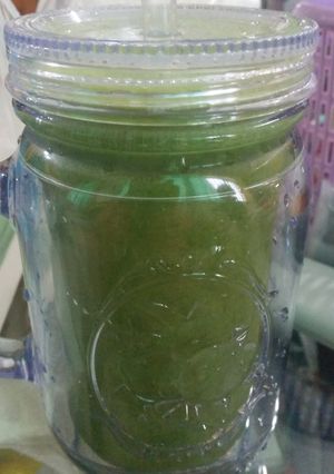 A picture of simple green smoothie.